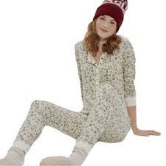 AMERICAN EAGLE waffle onesie floral trees one piece pajama romper EUC - Picture 1 of 7